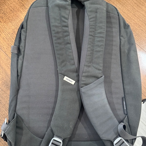 Osprey Arcane Large Day Pack - Picture 2 of 3